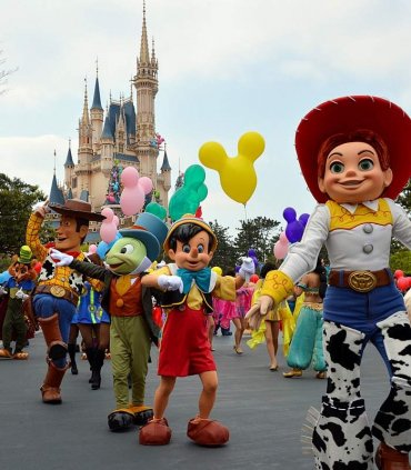 Парки розваг Disneyland & DisneySea