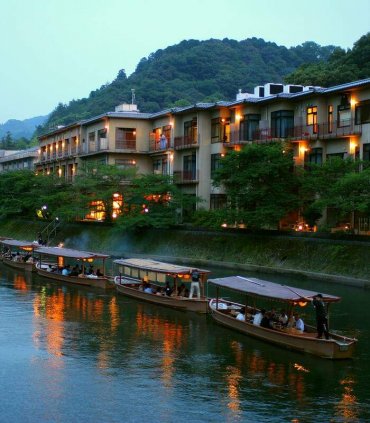 Скарби Удзі та тисячі воріт Фусімі Інарі