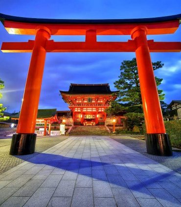 Скарби Удзі та тисячі воріт Фусімі Інарі