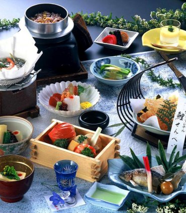 Травнева Японія священними стежками