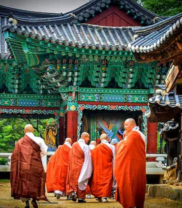 Temple stay у Кореї та відпочинок на екзотичній Окінаві