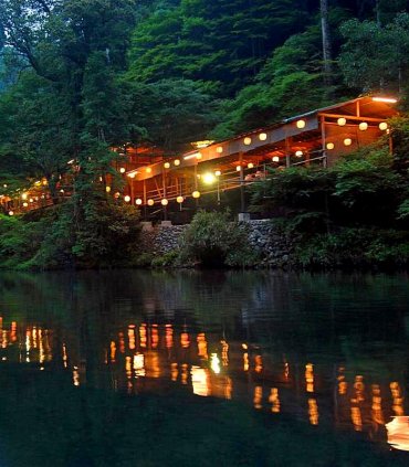 Вечеря в Кіото над рікою із танцями майко