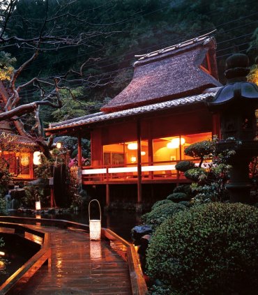 Вечеря в ресторані UKAI Toriyama та ловля цвіркунів