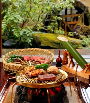 Вечеря в ресторані UKAI Toriyama та ловля цвіркунів