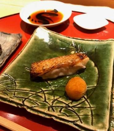 Суші ресторан Sushi Kanesaka (2 Michelin stars)