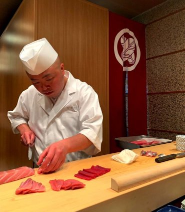 Суші ресторан Sushi Kanesaka (2 Michelin stars)