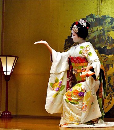 Вечеря з гейшею